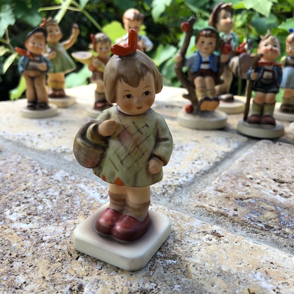 Goebel Hummel “I brought you a gift” figurine